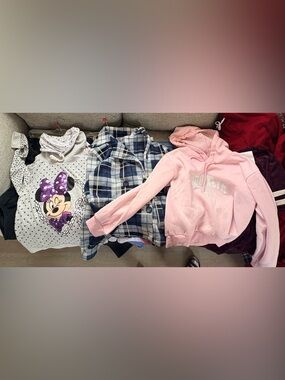 3 hoodies XL girl